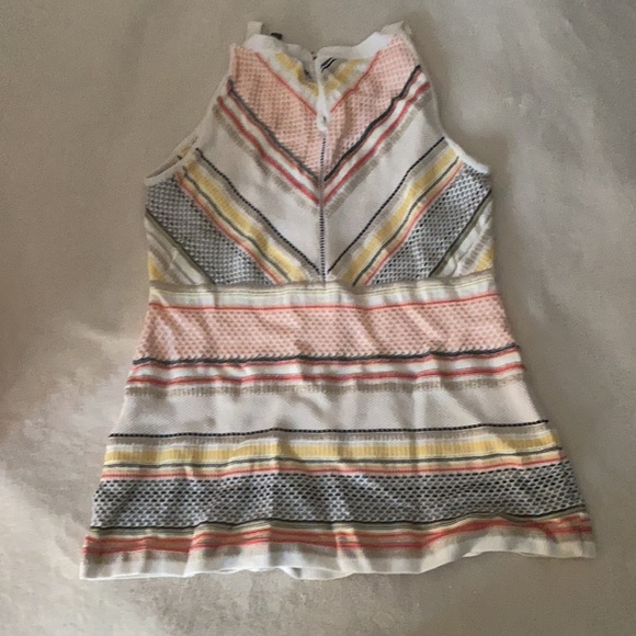 Super good quality White House black market size small top! - Picture 2 of 2